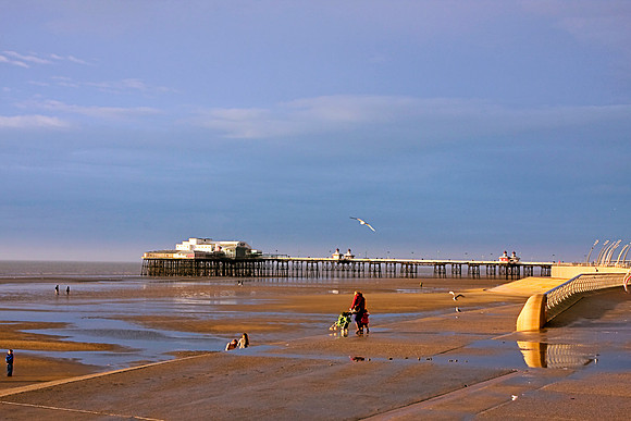 BLACKPOOL PIER HDR MSP0003825