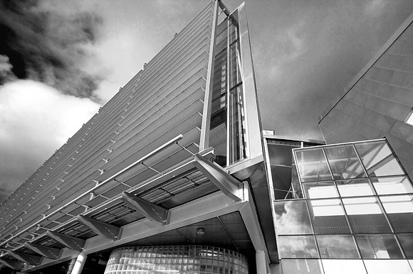 THE LOWRY CENTRE MONO HDR MSP0002617