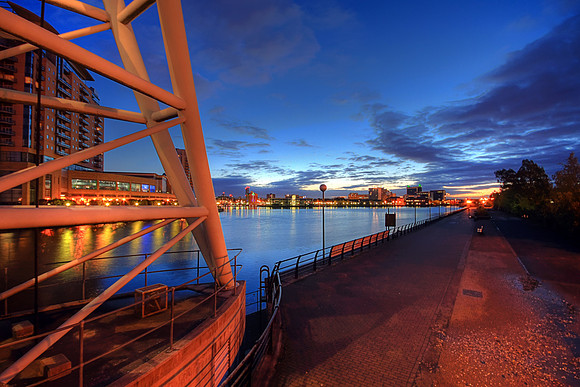 DAWN ON SALFORD QUAYS HDR MSP0002884