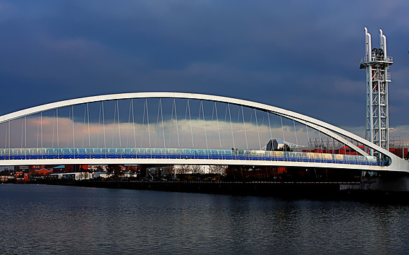 SALFORD QUAYS LIFT BRIDGE HDR MSP0002044
