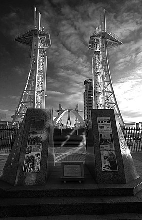 SALFORD QUAYS LIFT BRIDGE HDR MONO MSP0002019