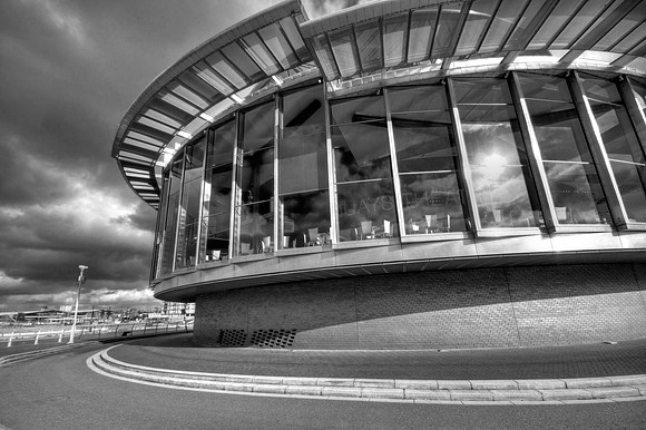 THE LOWRY CENTRE MONO HDR MSP0002618
