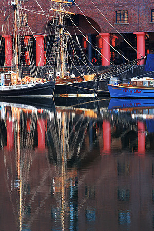 ALBERT DOCKS REFLECTIONS MSP0000269