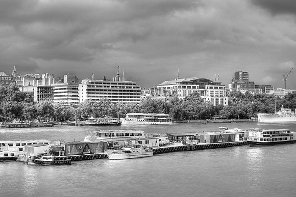 THE RIVER THAMES MONO HDR MSP0003655