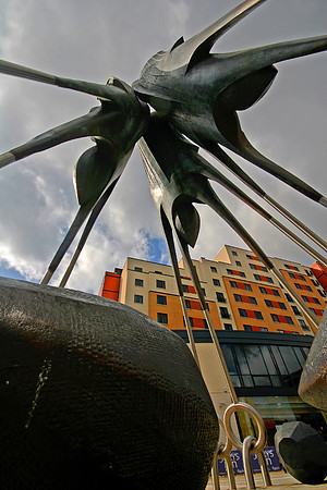 LEEDS SCULPTURE 8 HDR MSP0000810