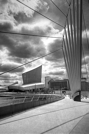 MEDIA BRIDGE AND THE IMPERIAL WAR MUSEUM MONO MSP0002867