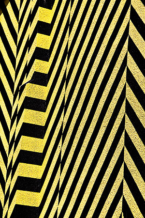 BLACK AND YELLOW MSP0005111